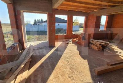 Casă cu 4 camere cu Teren 715 Mp în Mărtinești - 9