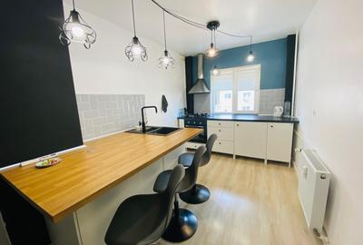 Apartament cu 3 camere decomandat în Tineretului