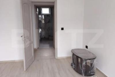 Casă cu 7 camere cu Teren 1388 Mp în Central - 11