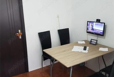 Apartament 3 camere Dimbovita etaj 2 semidecomandat amenajat pozitie excelenta