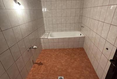 Casă cu 5 camere cu Teren 500 Mp în Malu - 7