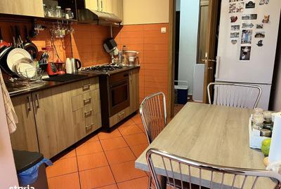 Apartament cu 3 camere semidecomandat, mobilat în Tractorul - 6