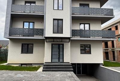 Apartament cu 3 camere decomandat în Central - 1