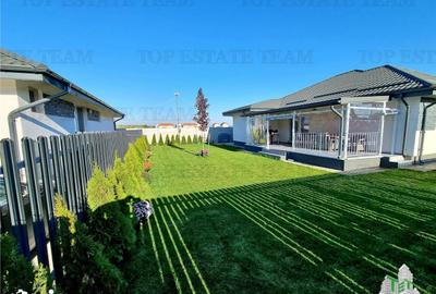 Casă cu 4 camere cu Teren 450 Mp în Săbăreni