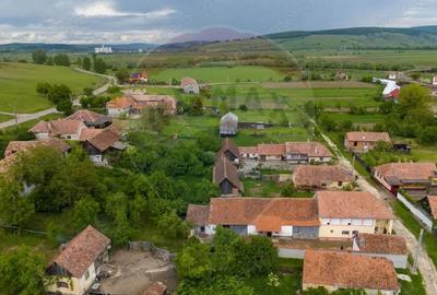 Casa spatioasa cu anexe si gradina in localitatea Ungra/Brasov - 16