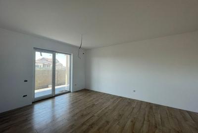 Duplex despartit prin baie | 3 camere | Super Preț | Urseni - 2