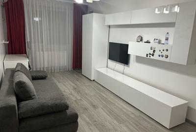 Apartament cu 3 camere decomandat în Metalurgiei