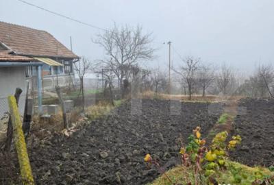 Casă cu 4 camere cu Teren 976 Mp în Luna - 1