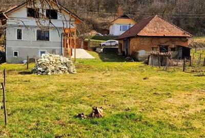 Casă cu 2 camere cu Teren 1360 Mp în Așchileu - 1