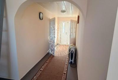 Casă cu 2 camere cu Teren 2500 Mp în Roma - 2