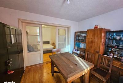 Casă cu 3 camere cu Teren 500 Mp în Central