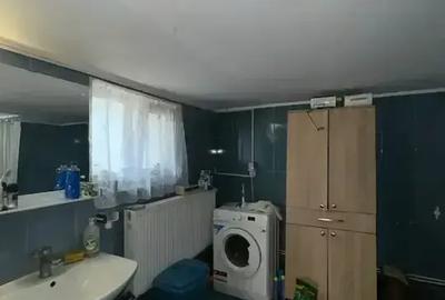Casă cu 5 camere cu Canalizare în Ion Roată - 6