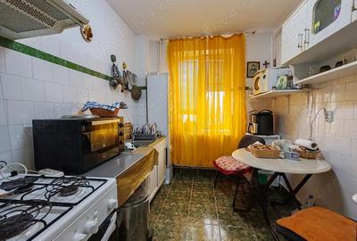 Apartament 2 camere Trivale, et.3, confort 1, centrala termica-68.500 euro - 2