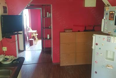 Apartament cu 3 camere decomandat în Orșova