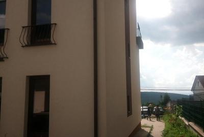 Triplex 5 camere in Europa, 119 mp utili, teren 220 mp - 7
