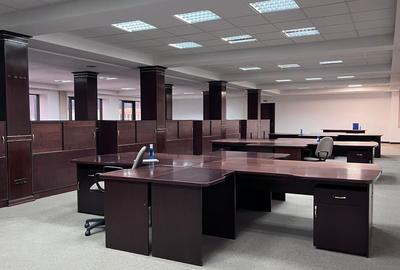 Birou, de 330.5 mp, în Astra - 3