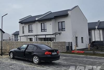 Duplex cu 3 camere cu Canalizare în Central - 16