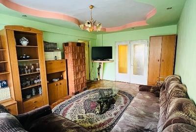 Proprietar,  vand apartament central, 3 camere in Ineu, Jud Arad - 2