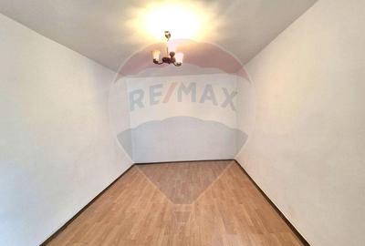 Casă cu 3 camere cu Teren 118 Mp în 13 Septembrie - 13