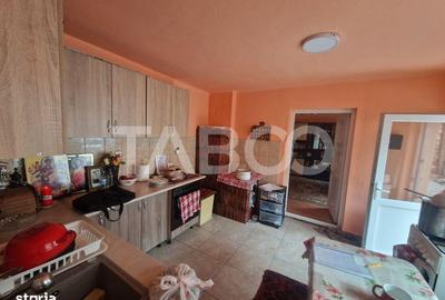 Casă cu 3 camere cu Canalizare în Rășinari - 9