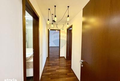 Apartament cu 4 camere semidecomandat, mobilat în Băneasa