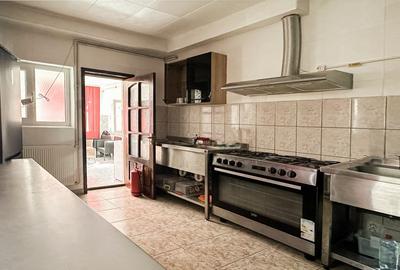 Pensiune cu 16 camere in Eforie Nord, ideal investitie! - 15