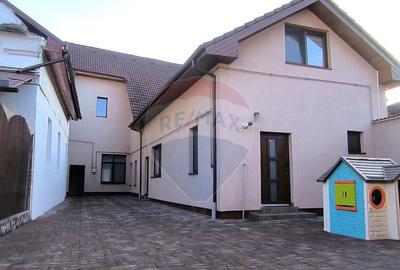 Casa unica, spa?ioasa, in zona centrala a ora?ului... - 9