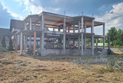 Casă individuală cu 20 camere cu Canalizare în Nord - 1