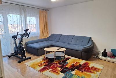 Apartament cu 4 camere decomandat, mobilat în Lipovei