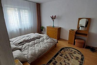Inchiriez apartament 2 cam nedec zona Govandari,Micro 4 - 14