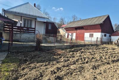 Casă cu 3 camere în Preutești - 3