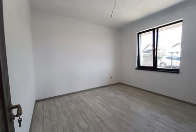 Casa cu 4 camere, 2 bai, beci spatios si 400 mp teren - 13