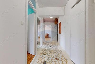 Apartament cu 3 camere decomandat în Județean - 1