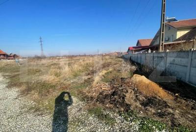 Teren de 2450 mp, în Debarcader - 2