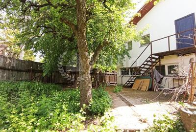 Casa individuala | Teren 435mp | Front la 2 strazi | Garaj | Plopilor - 1