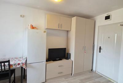 Piata Trapezului/metrou 1 Decembrie 1918 - 7