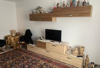 Apartament cu 2 camere decomandat în CET