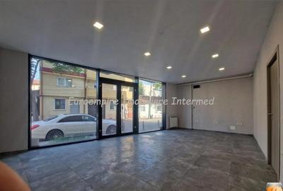 De inchiriat spatiu comercial zona Trocadero - 3