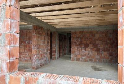 Casă cu teren generos, în complexul Poiana Florilor - 8