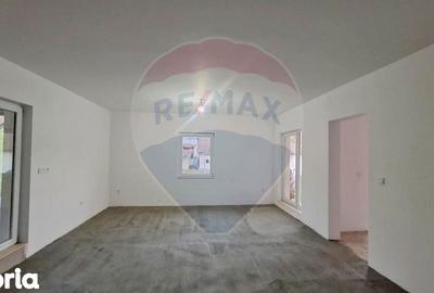 Casă cu 3 camere cu Teren 800 Mp în Corunca - 4