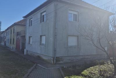 Casă cu 4 camere în Ghiroda - 1