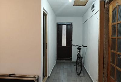 Casa Razvad - gaze, apa, curent, incalzire centrala - 8