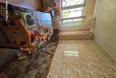 Apartament cu 3 camere semidecomandat în Mărgeanului - 3