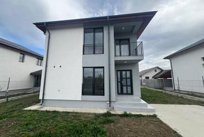 Casă individuală cu 4 camere în Țegheș