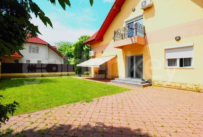 Casă individuală cu 6 camere cu Canalizare în Iancu Nicolae