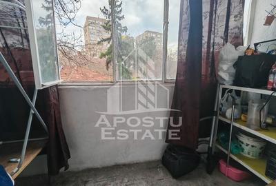 Apartament cu 2 camere la etaj intermediar, etajul 1, zona Dacia - 6