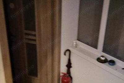 Se inchiriaza gars la parterul unei case, metrou N. Grigorescu 5 min, afacere - 3