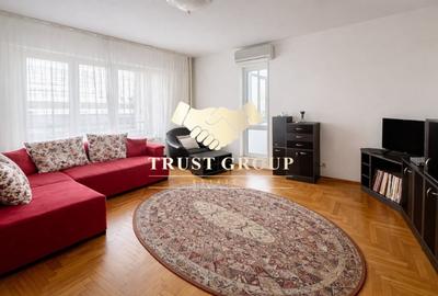 Apartament cu 4 camere decomandat în P-ța Victoriei