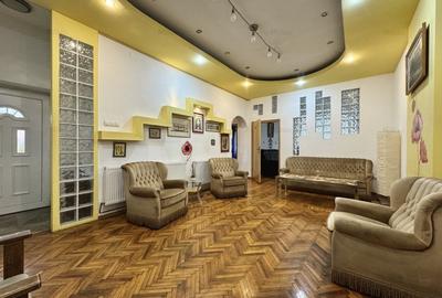 Apartament cu 3 camere semidecomandat, mobilat în Horea
