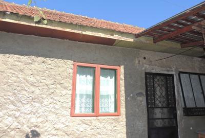 Casă cu 3 camere în Central - 2